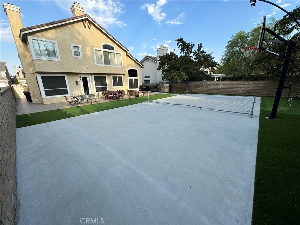 Valencia, CA 91354,27448 Bridgewater DR