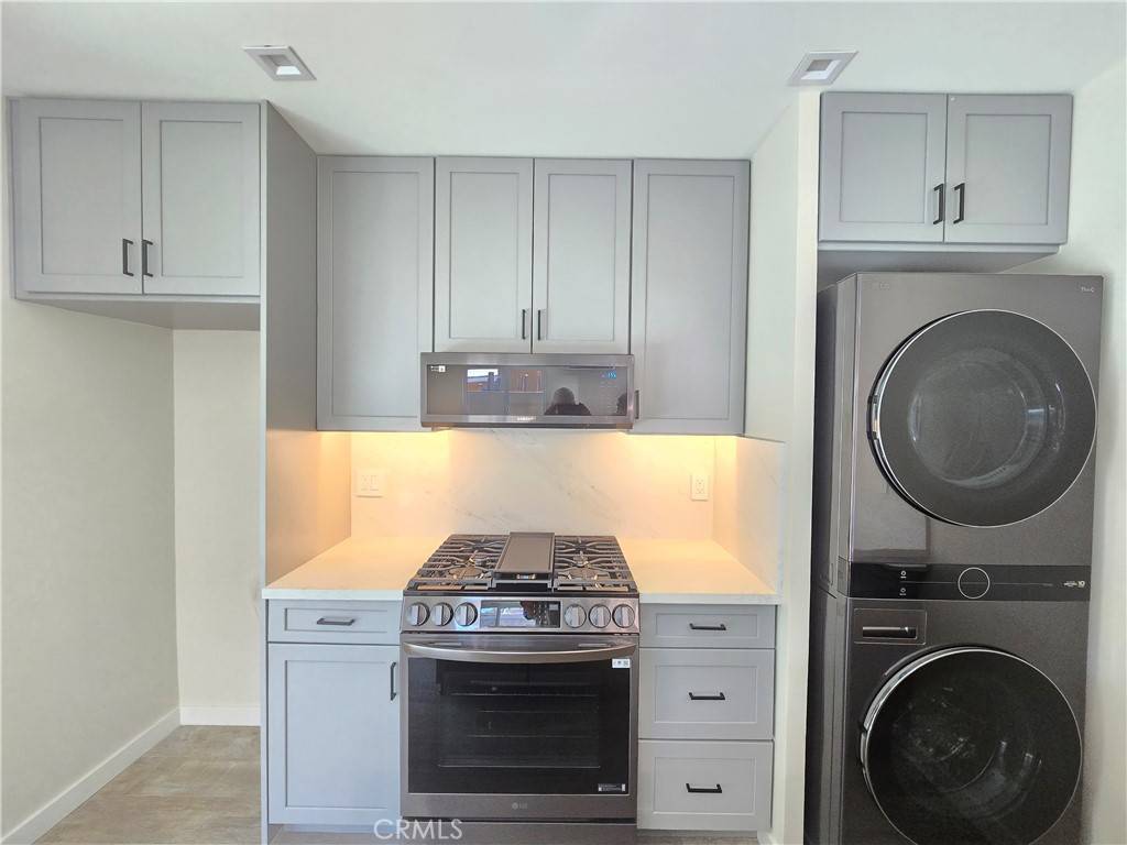 Winnetka, CA 91306,19755 Kittridge ST