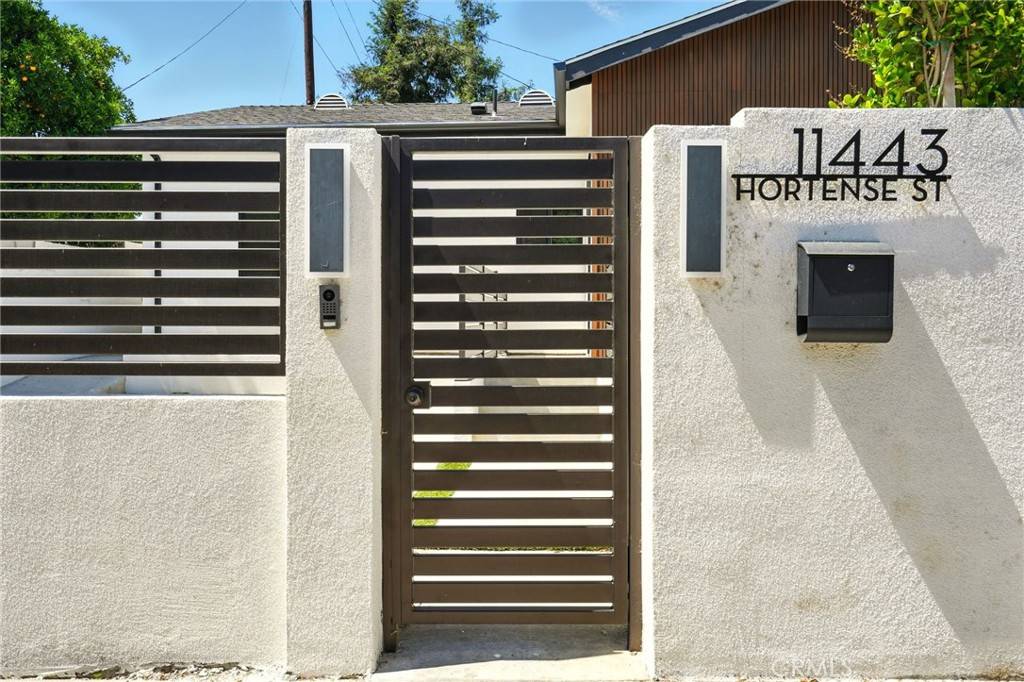 Valley Village, CA 91602,11443 Hortense