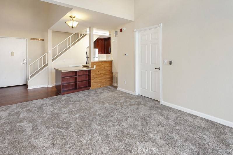 Woodland Hills, CA 91367,5530 Owensmoutth AVE #306