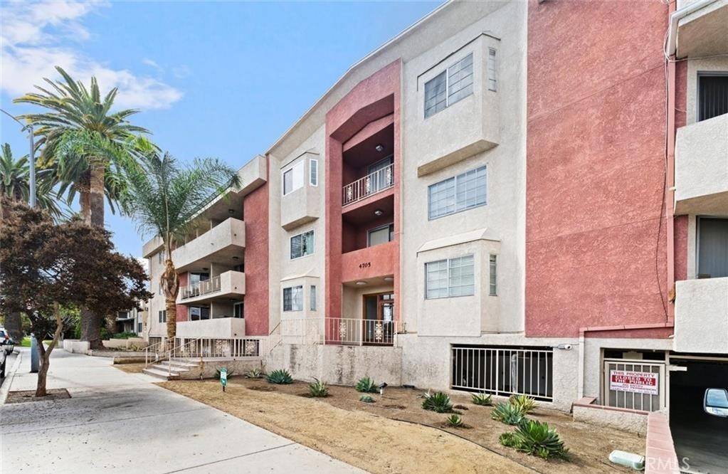 Sherman Oaks, CA 91403,4705 Kester AVE #209