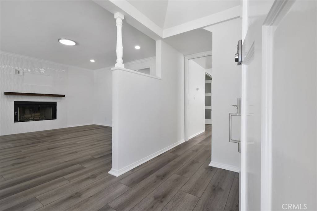 Woodland Hills, CA 91367,23648 Emelita ST