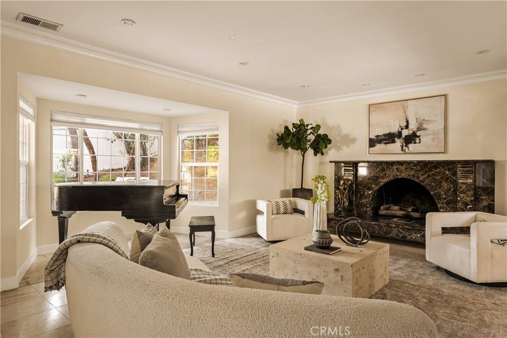 Woodland Hills, CA 91364,20286 Allentown DR