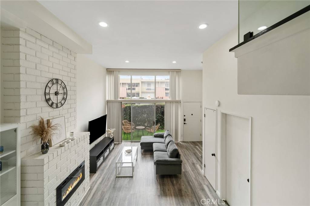 Encino, CA 91316,5409 Yarmouth AVE #3