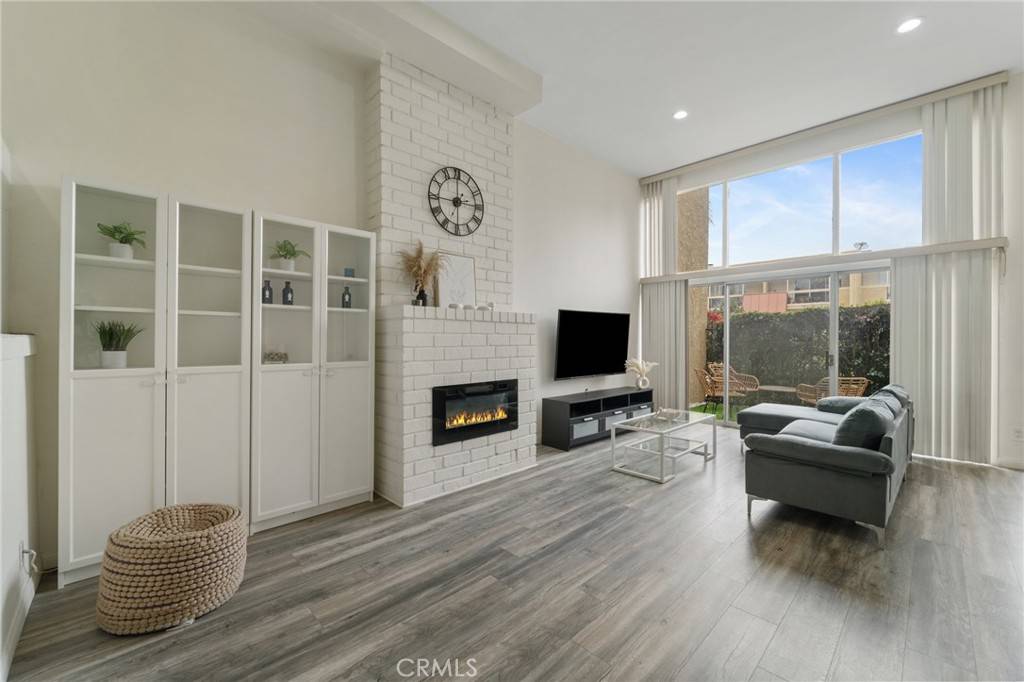 Encino, CA 91316,5409 Yarmouth AVE #3