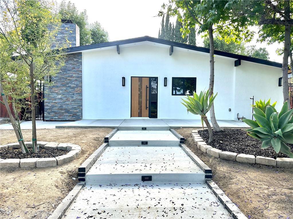 Granada Hills, CA 91344,10335 Babbitt AVE