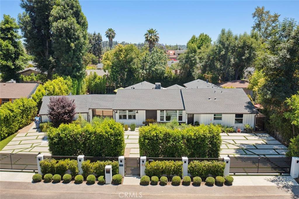 Woodland Hills, CA 91367,23228 Ostronic DR