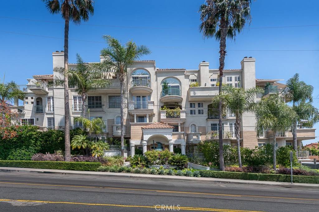 West Hollywood, CA 90069,960 N Doheny DR #102