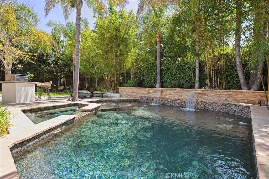 Agoura Hills, CA 91301,6137 Rustling Oaks DR