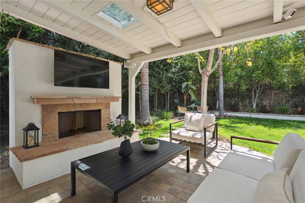 Agoura Hills, CA 91301,6137 Rustling Oaks DR