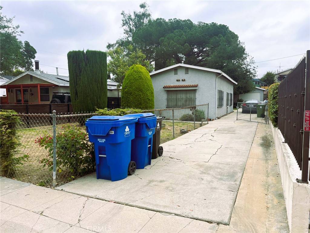 Los Angeles, CA 90042,1024 Farnam ST