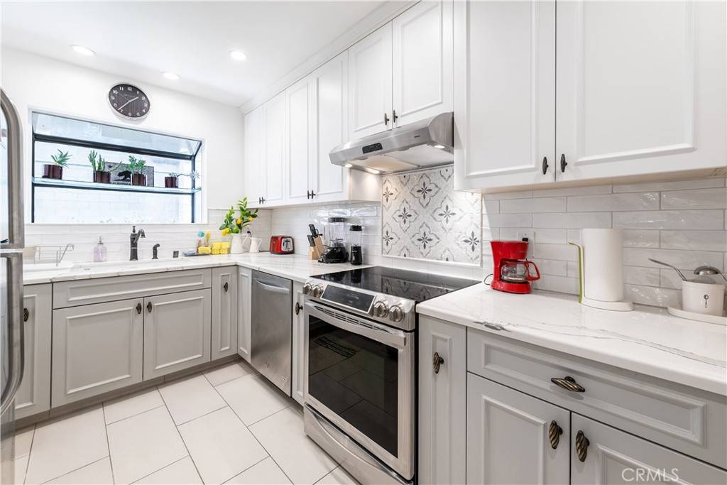 Los Angeles, CA 90046,1734 N Fuller AVE #109