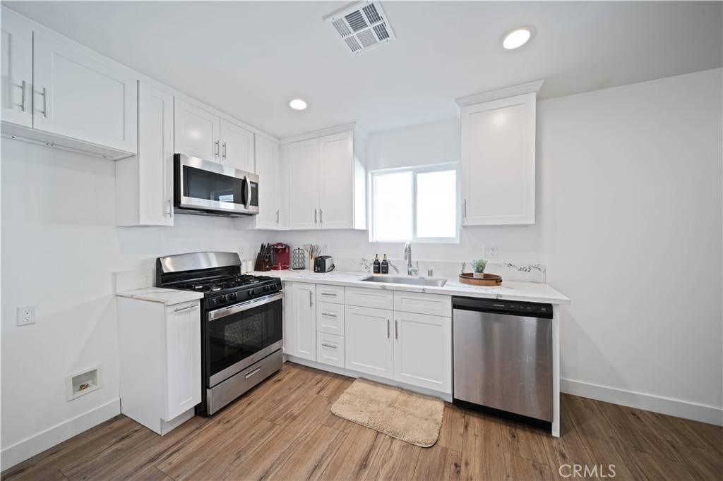 Burbank, CA 91506,125 N Keystone ST