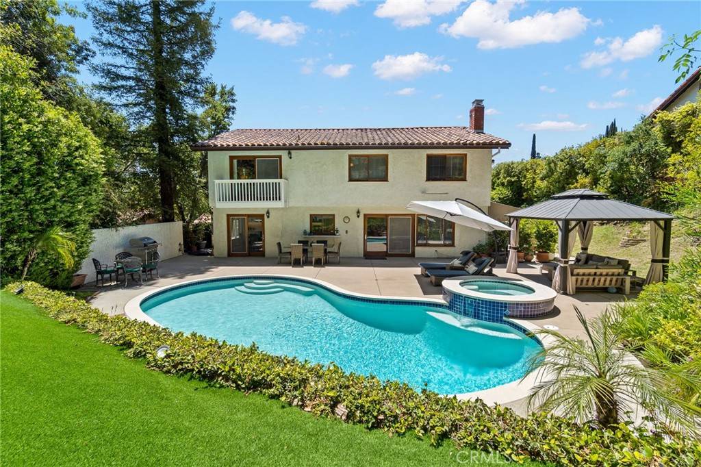 Los Angeles, CA 90077,10411 Windtree DR