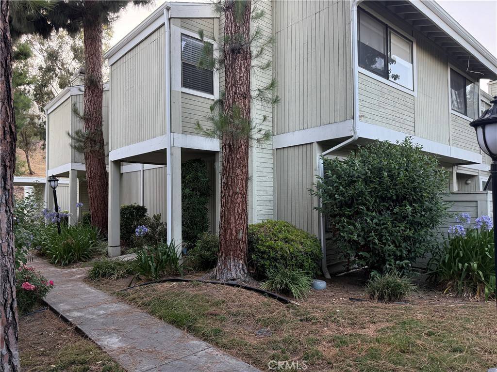 Woodland Hills, CA 91367,22143 Burbank Blvd. #1
