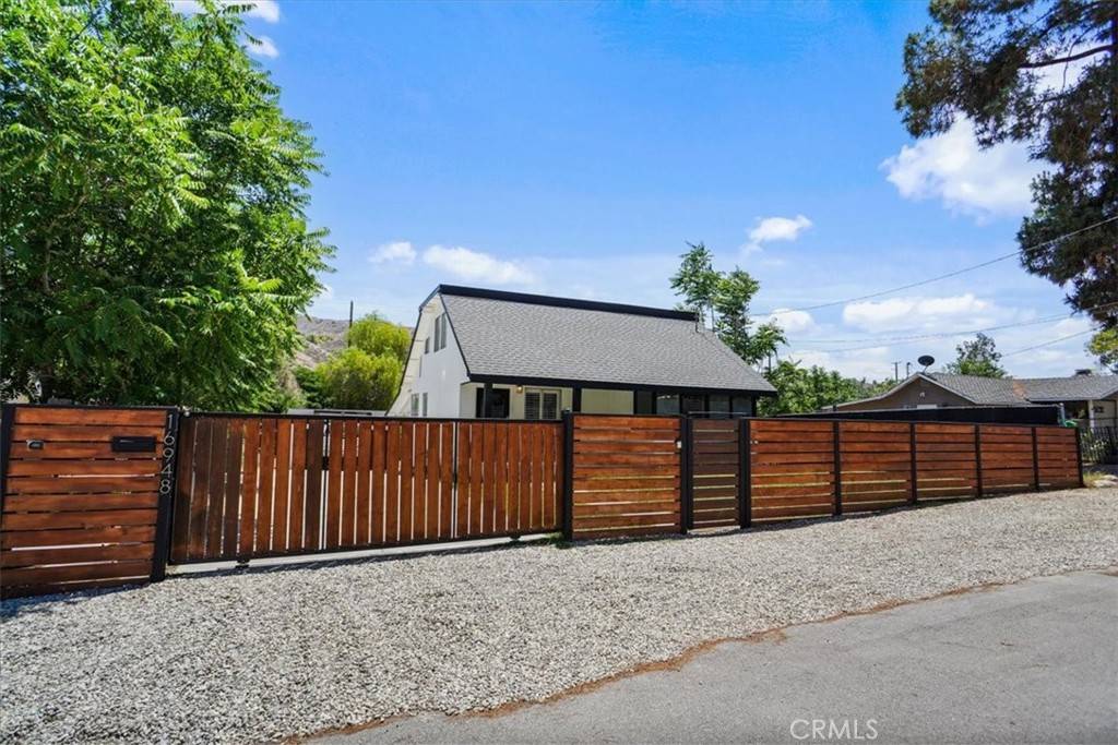 Canyon Country, CA 91351,16948 Forrest ST