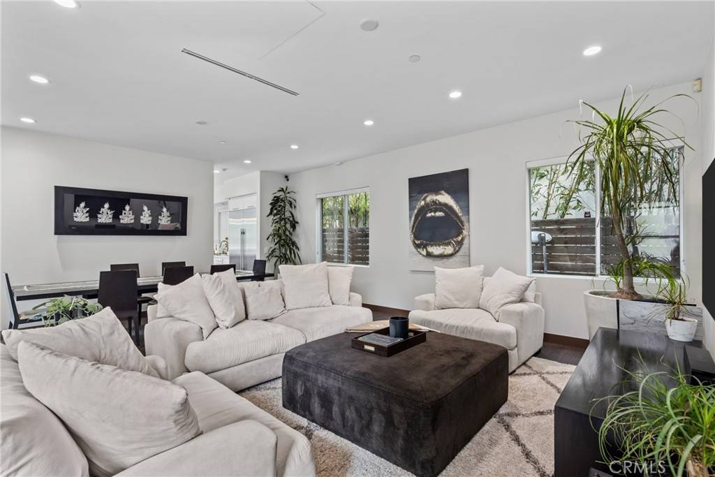 Encino, CA 91436,16424 Marbro DR