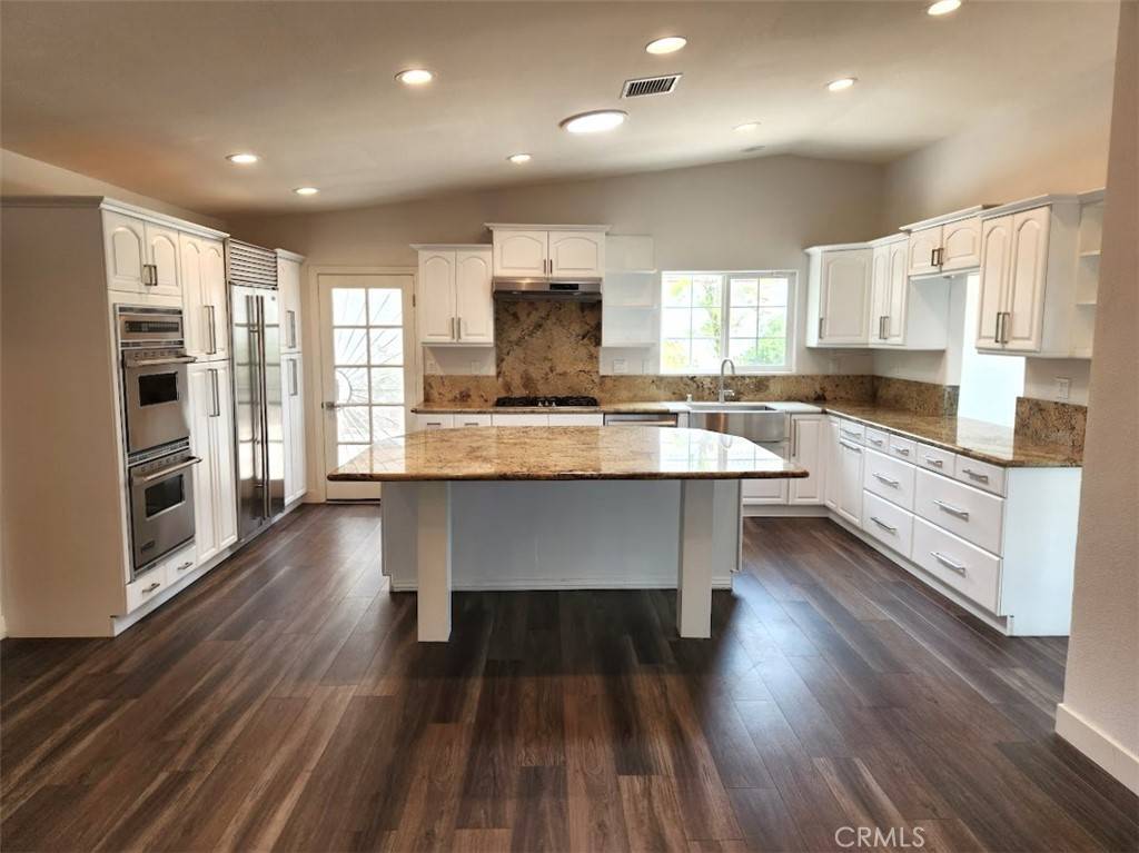 Woodland Hills, CA 91364,22808 Gershwin DR