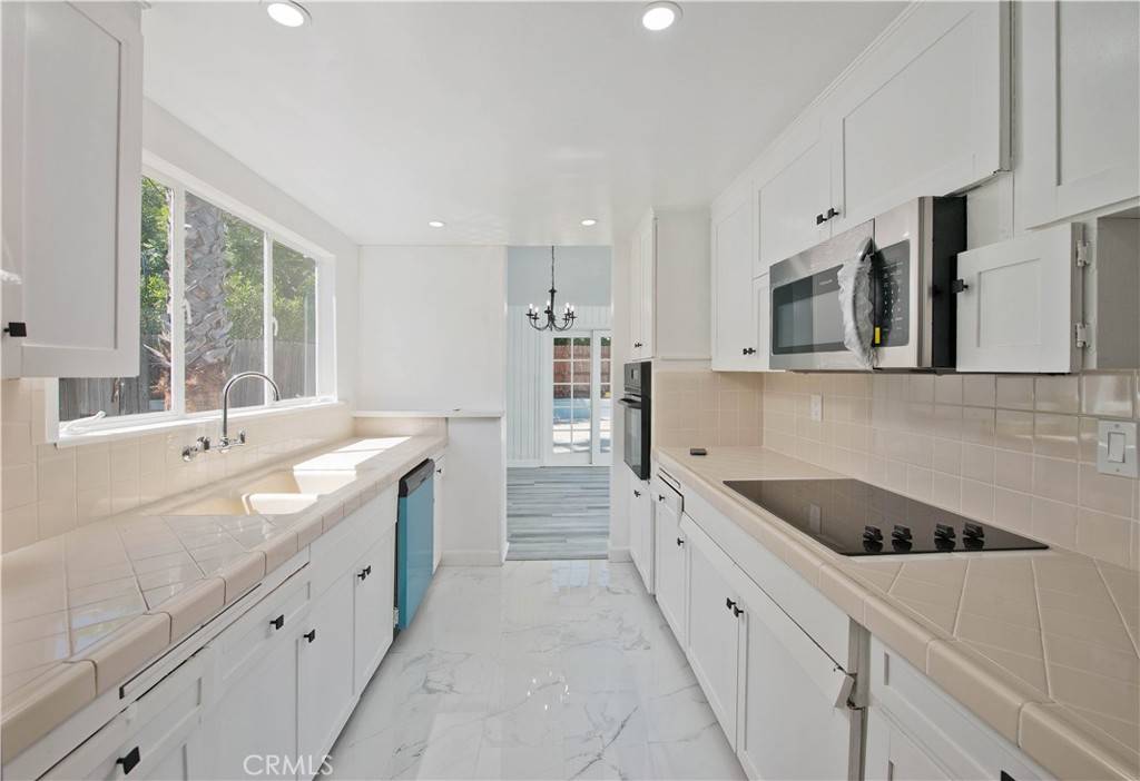 Winnetka, CA 91306,20541 Rodax ST