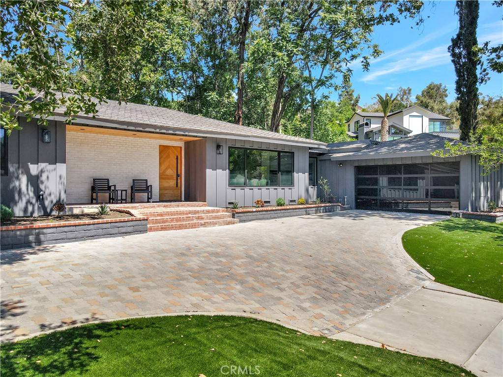 Tarzana, CA 91356,4830 Hasekian DR