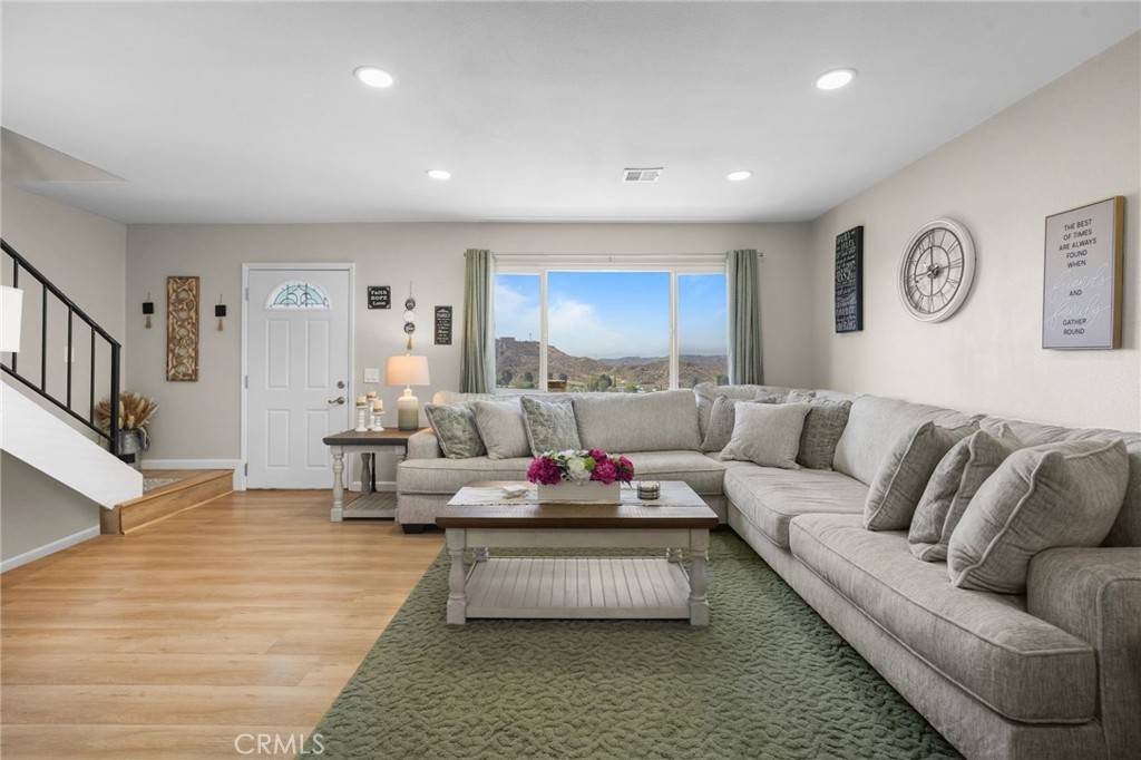 Saugus, CA 91350,22516 Paseo Terraza