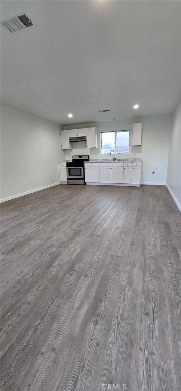Reseda, CA 91335,7728 Chimineas AVE