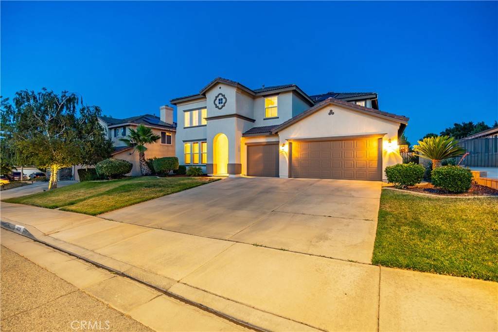 Palmdale, CA 93551,40028 Bluff CT