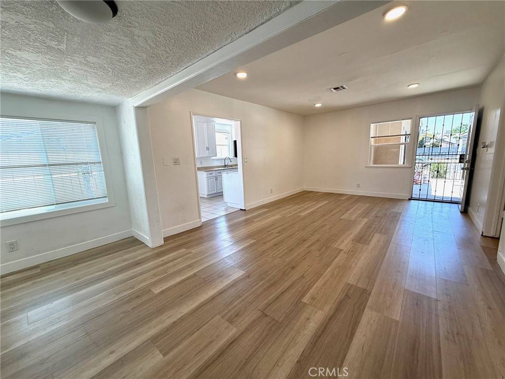 Reseda, CA 91335,7062 Calvin AVE