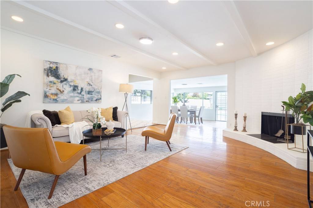 North Hollywood, CA 91605,12715 Hart St