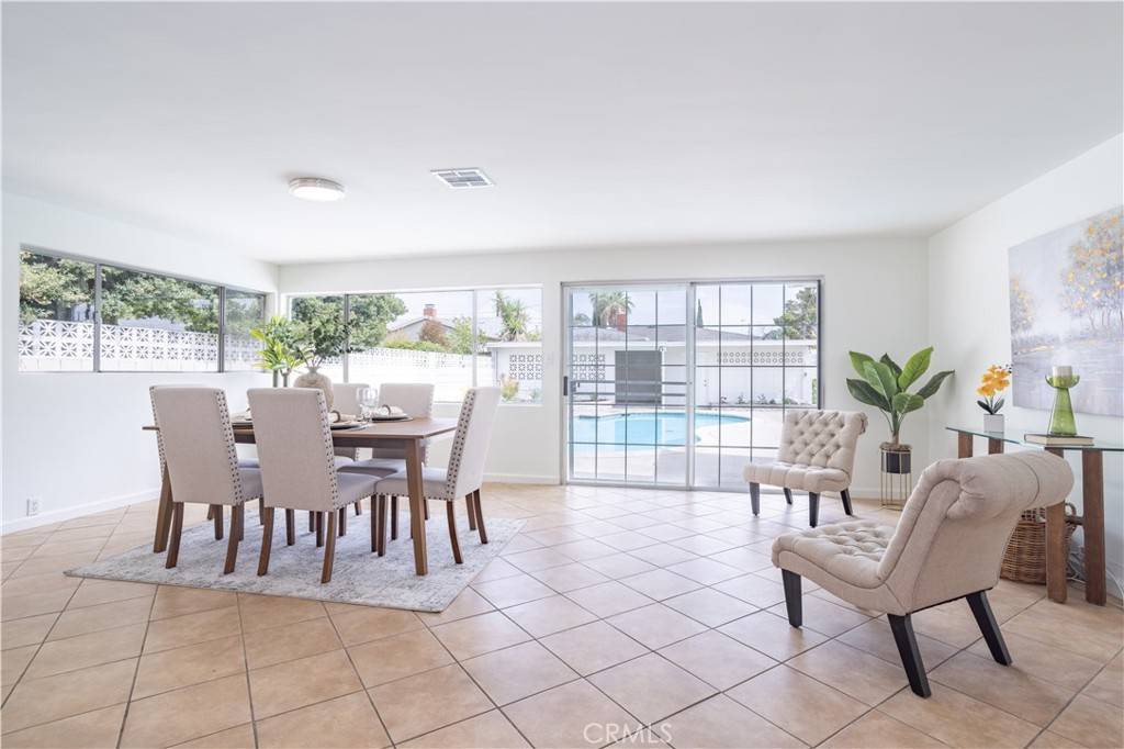 North Hollywood, CA 91605,12715 Hart St