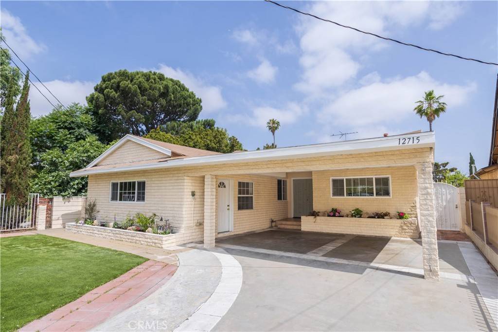 North Hollywood, CA 91605,12715 Hart St