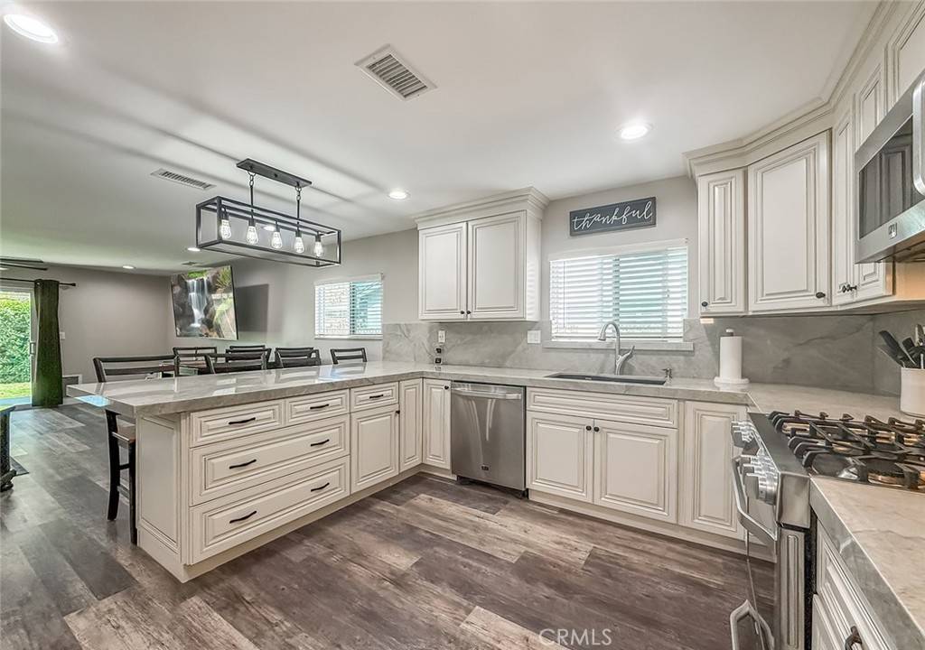Simi Valley, CA 93065,2288 Marilyn ST