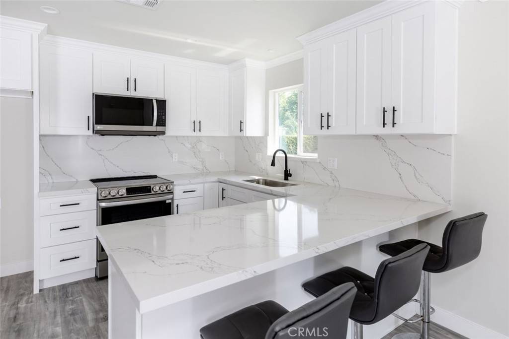 Van Nuys, CA 91406,15849 Marlin PL