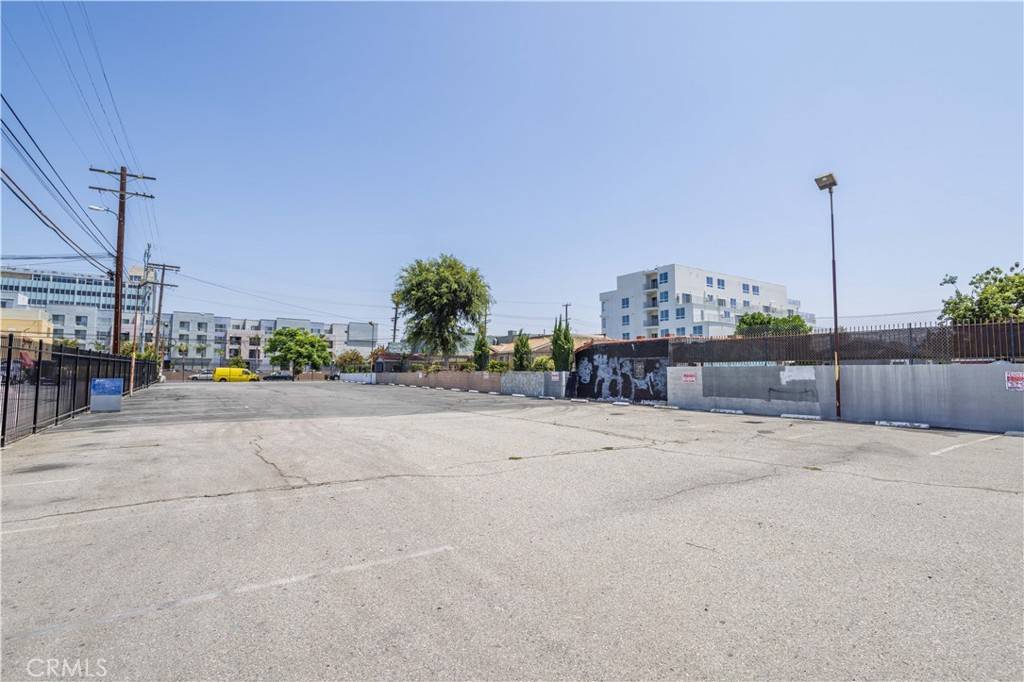 Van Nuys, CA 91405,14430 Vanowen ST