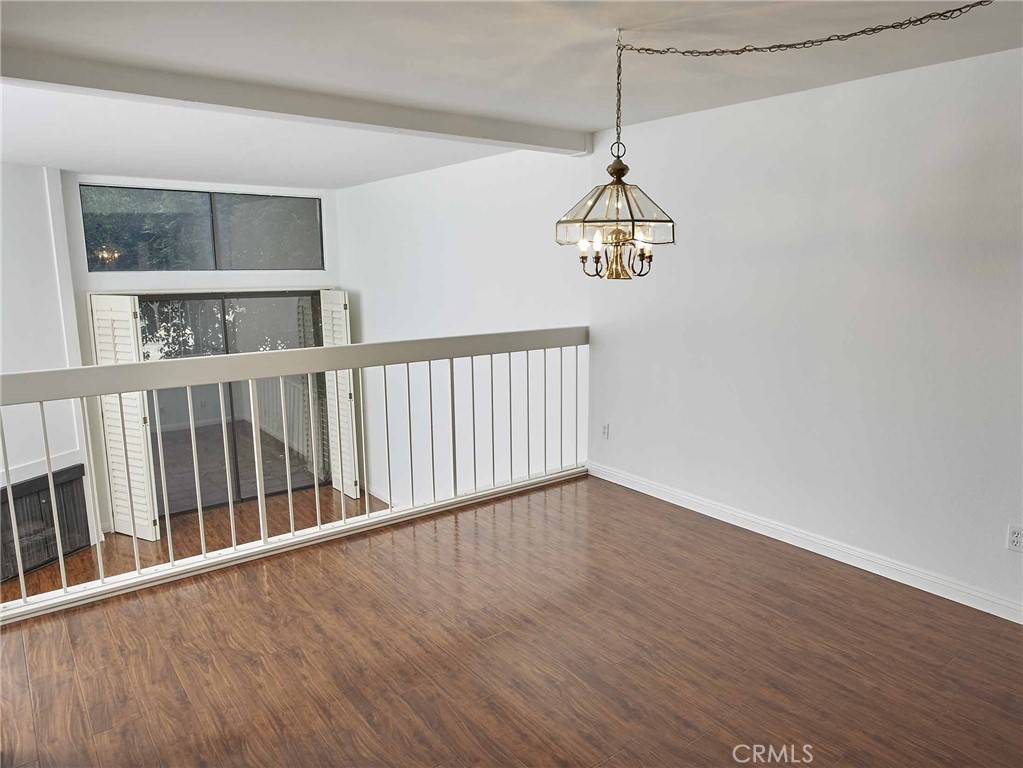 Woodland Hills, CA 91367,6121 Shoup AVE #10