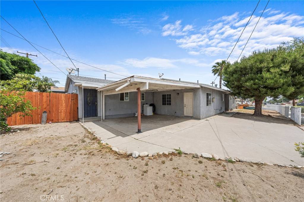 Ontario, CA 91764,1571 E Olive ST