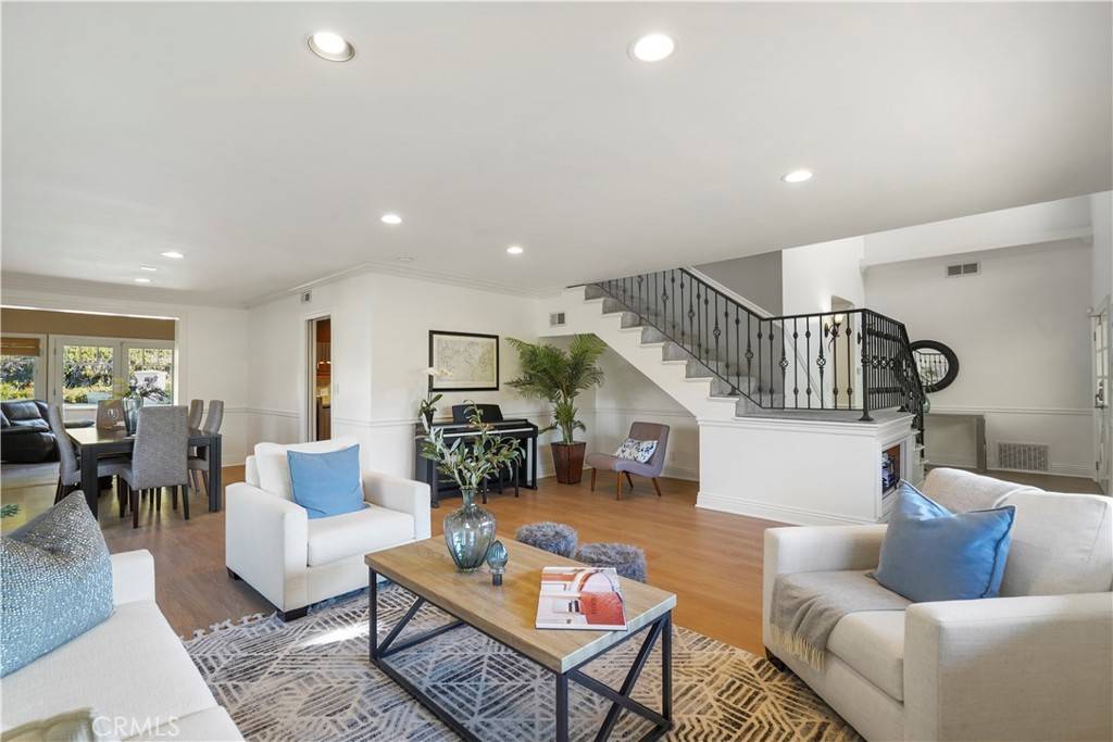 Woodland Hills, CA 91364,22550 Flamingo ST