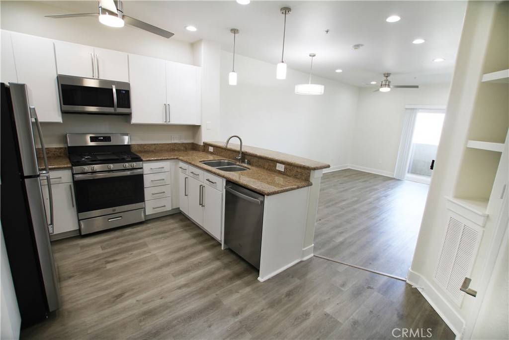 Valencia, CA 91355,24595 Town Center DR #3408