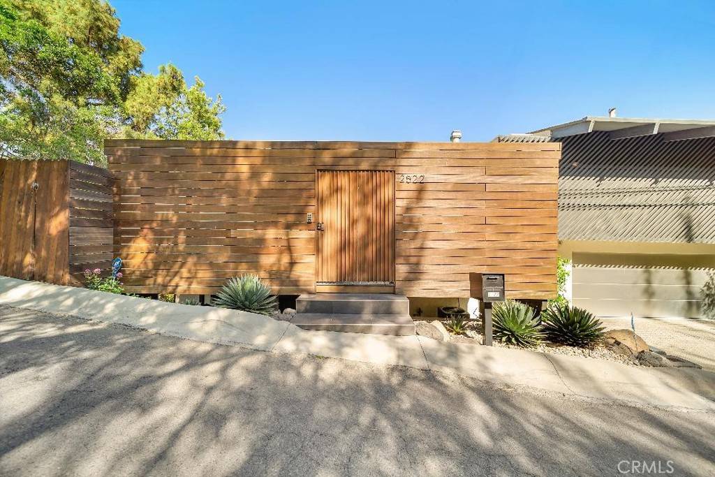 Los Angeles, CA 90046,2522 Zorada DR