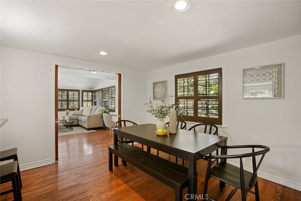 Los Angeles, CA 90068,6438 Ivarene AVE