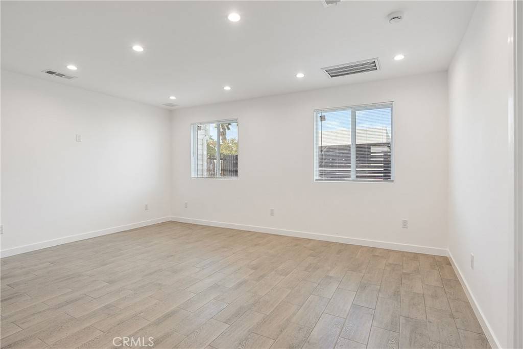 North Hollywood, CA 91601,5336 Cleon AVE #2