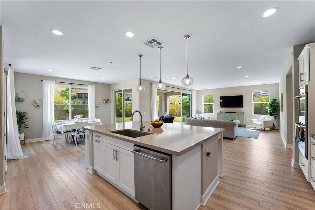 Canyon Country, CA 91387,25010 Sycamore Falls CT