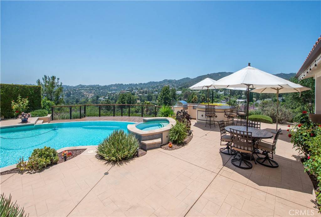 Encino, CA 91436,17068 Countess PL