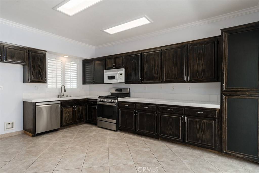 Simi Valley, CA 93065,552 Hooper AVE