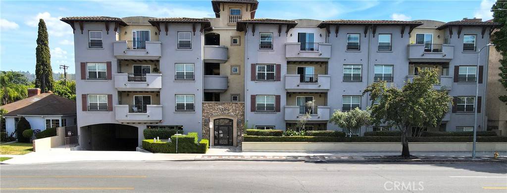 Sherman Oaks, CA 91423,13200 Moorpark ST #201