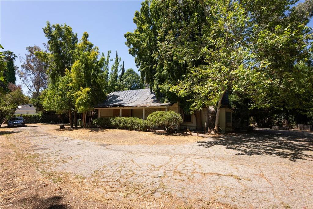 Northridge, CA 91324,8449 Melvin AVE