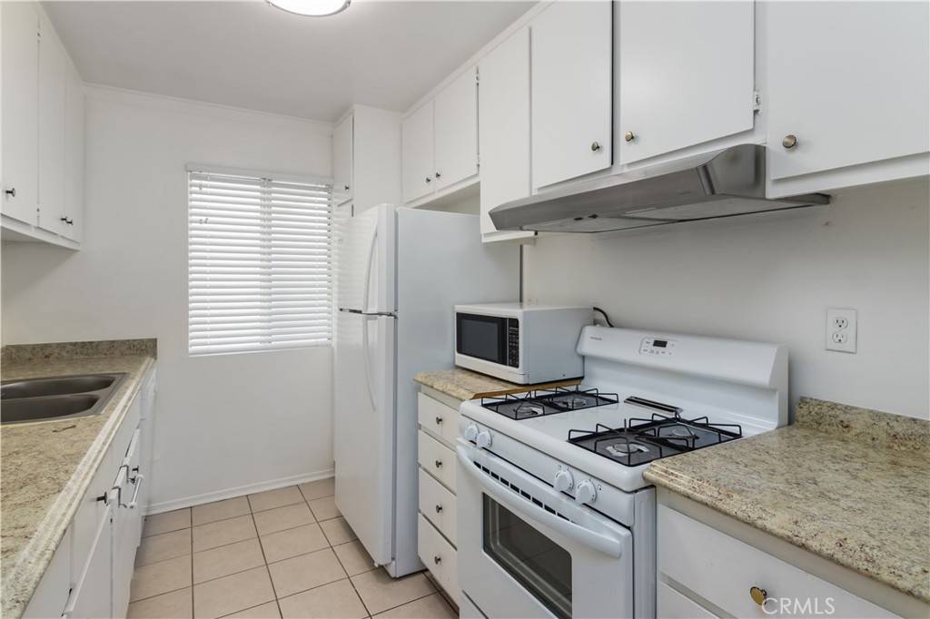 Winnetka, CA 91306,20134 Leadwell ST #337