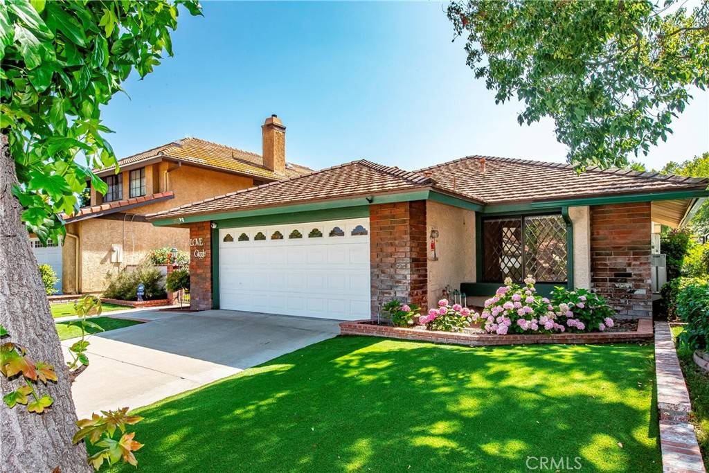 Valencia, CA 91355,26053 Manzano CT