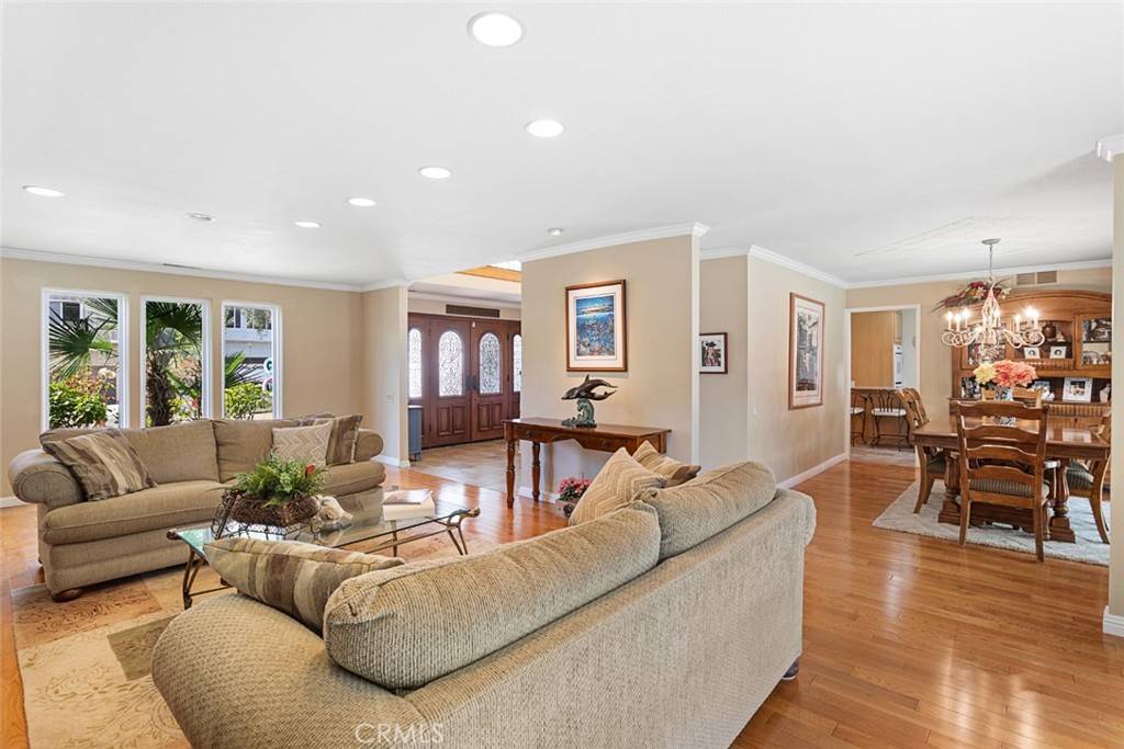 Woodland Hills, CA 91364,22666 Margarita DR