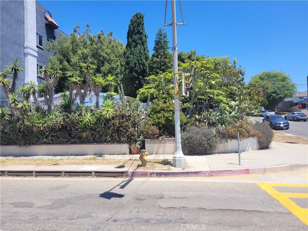 Los Angeles, CA 90045,7401 W Manchester AVE